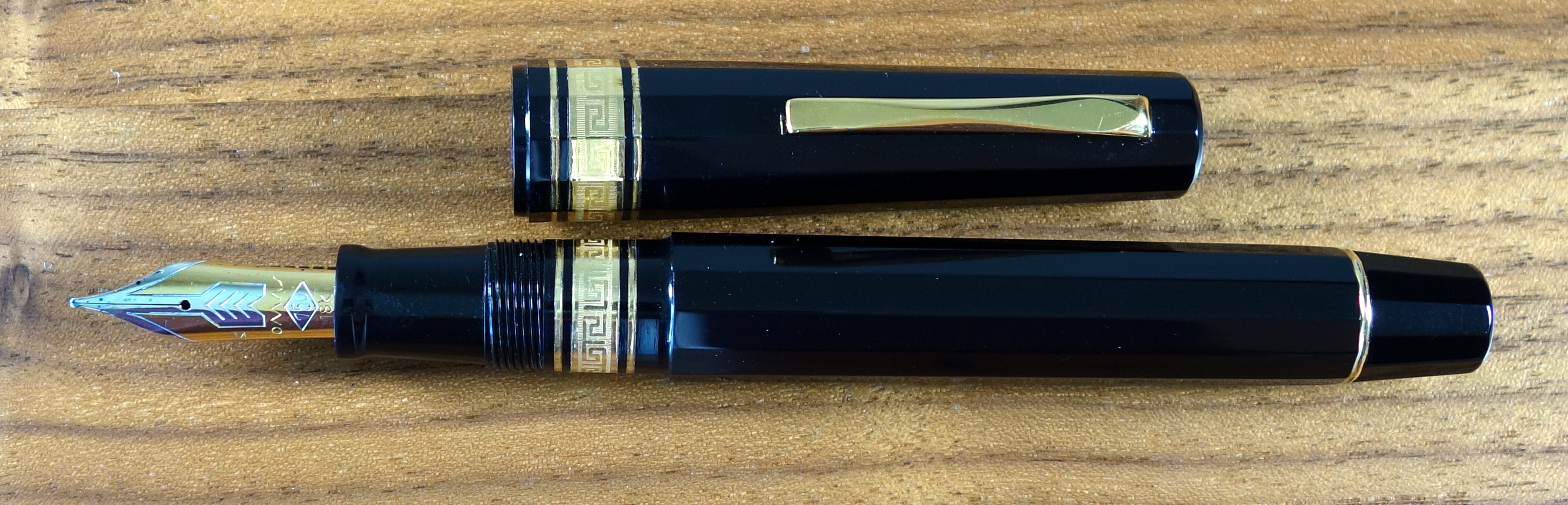 Omas Arte Italiana Precious Facets Paragon Fountain Pen - Black w  Sterling Cap, Piston Fill, 18k Medium (New Old Stock Boxed, Never Inked,  Works Well) - Peyton Street Pens